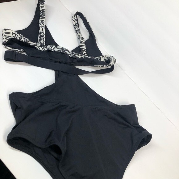 L*SPACE Venice Monokini One-Piece Swim Suit Cut Out Black White 8 - Picture 10 of 10